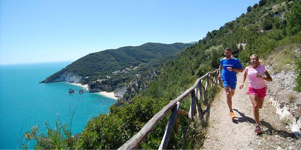 Casa Vacanze MARESOLE Mattinata Exterior foto